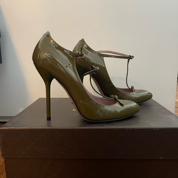 Gucci Shoes - Picture 2 of 3